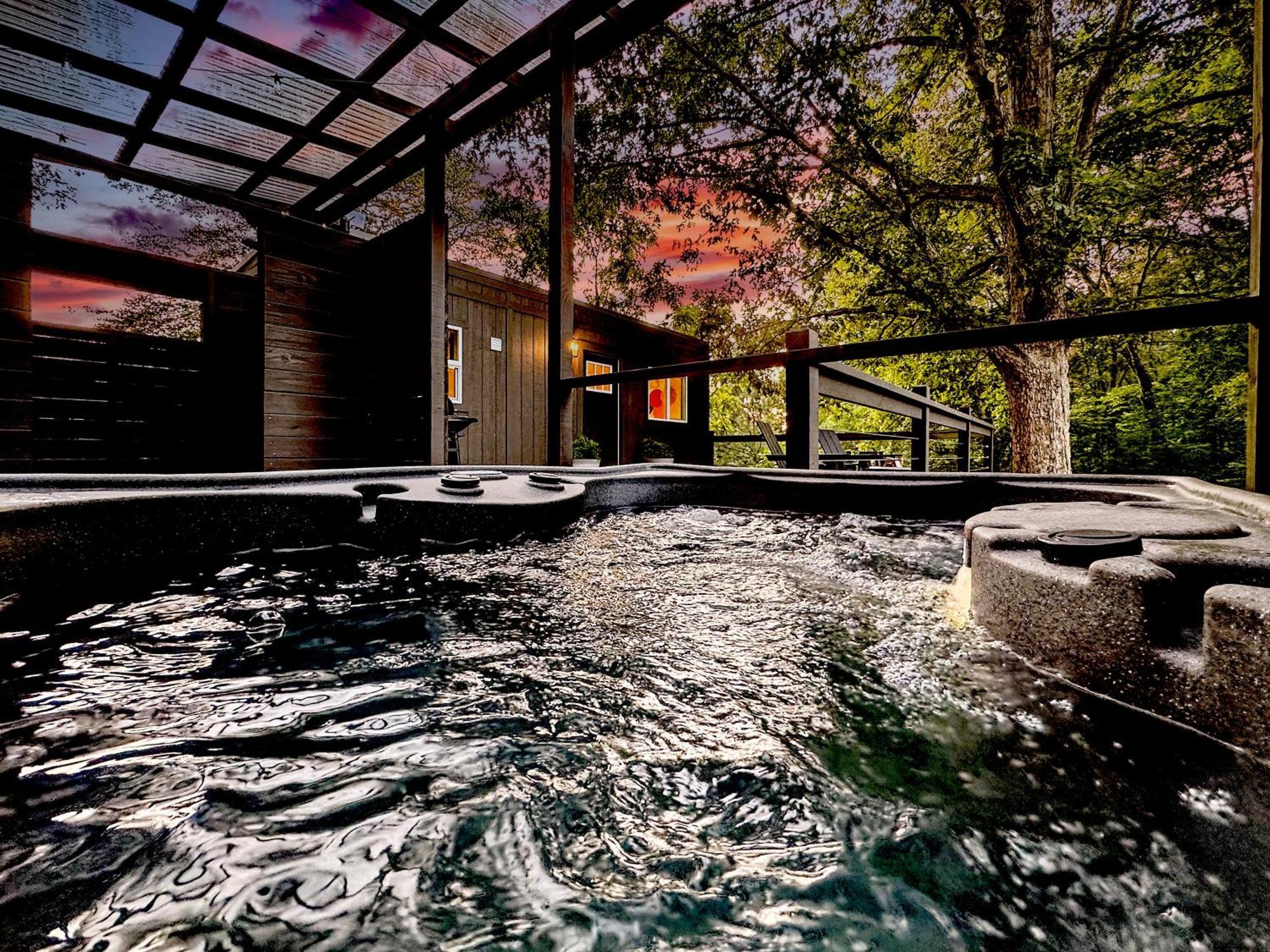 Couples Retreat: King Bed:Hot Tub:Firepit & More Blue Ridge Bagian luar foto
